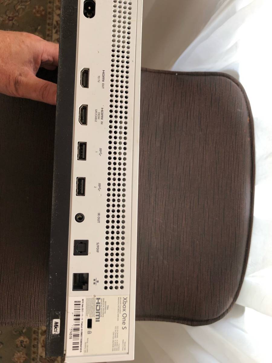 Xbox ***Selling as nonfunctional*** XBOX ONE S CONSOLE, 7 X GAMES
