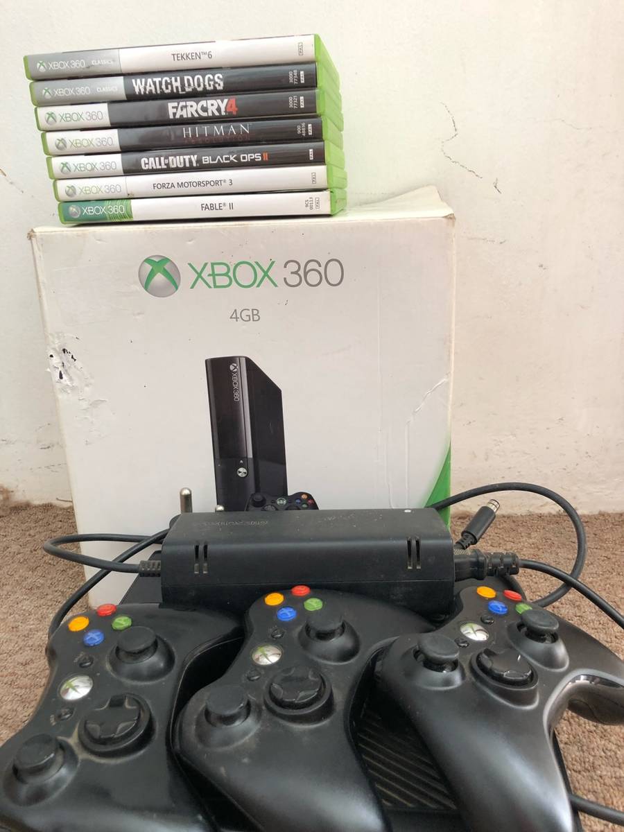 Xbox ORIGINAL XBOX360 BUNDLE (3xoriginal controllers, 7xgames