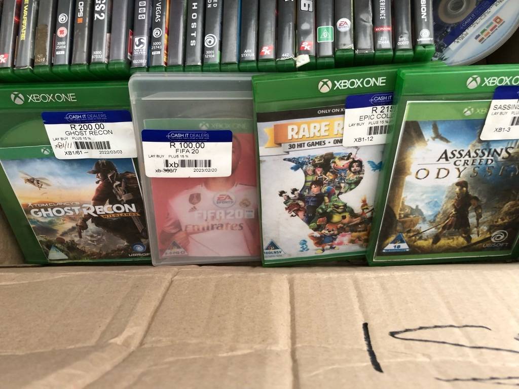 Xbox HUGE COLLECTION OF 32 X XBOX ONE GAMES was sold for R1,400.00 on