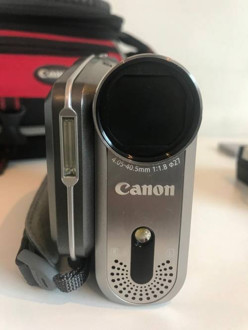 Camcorders CANON DVD CAMCORDER NTSC DC20 (includes all as in picture