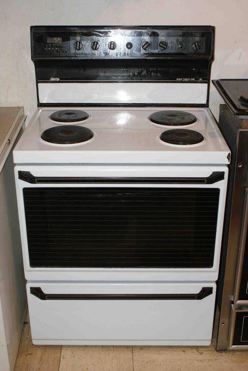 Hobs, Stoves & Ovens DEFY Eight Thirty One Rotisserie 4 plate free