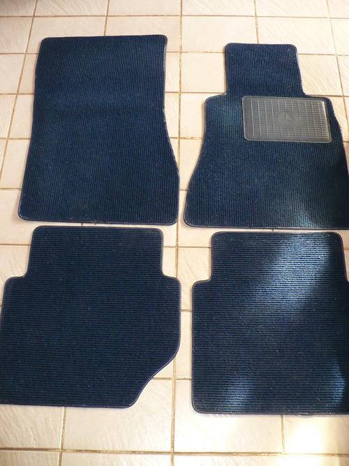 Other Interior & Accessories GENUINE MERCEDES BENZ W123 FLOOR MAT SET