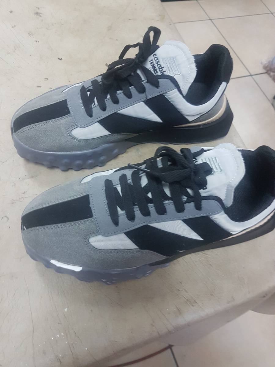 footgear nike tekkies