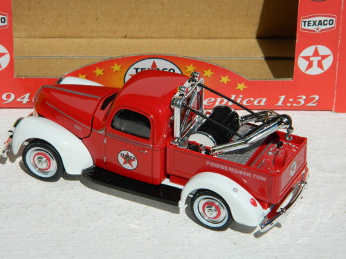 Texaco 1940 3 Piece Old Timer Set 1 32 Scale Free Shipping - roblox red series 3 bloxburg car salesman mini figure blue