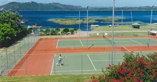 tennis courts and Swartvlei