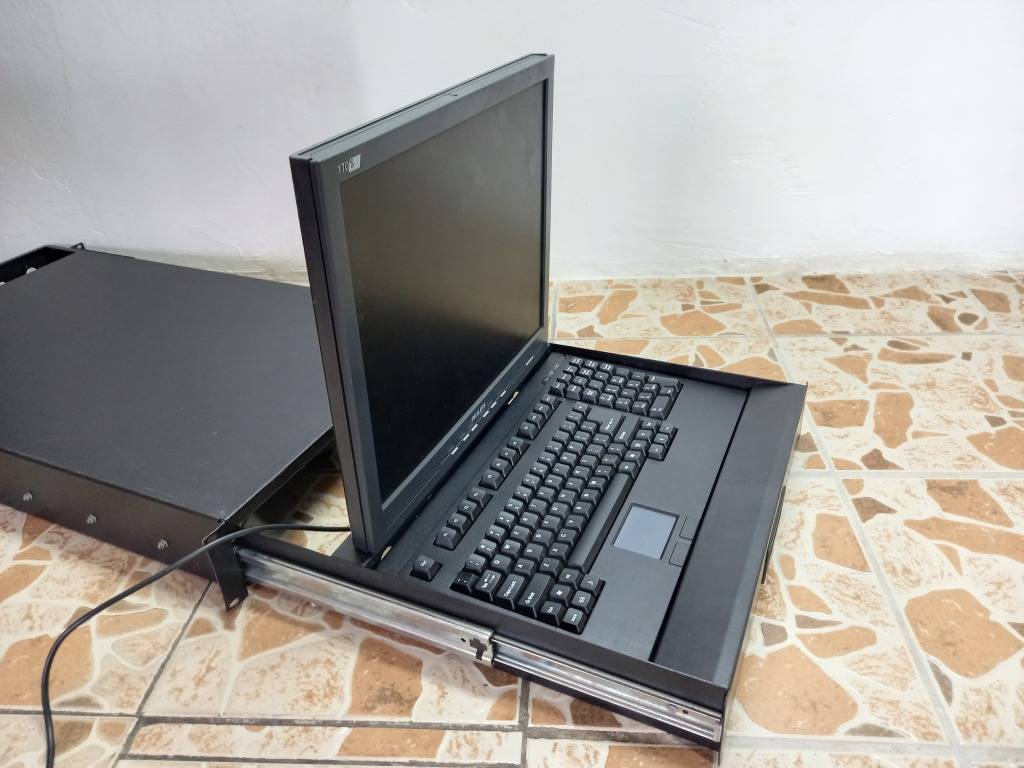 Racks, Mounts & Patch Panels 2 x Server/Laptop Flatbed Wall