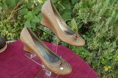 Heels - Pair of comfortable light brown wedge heel shoes by Franco Rossi  size  but in fine condition was sold for  on 14 Mar at 12:46 by  trendyvintage191 in Oudtshoorn (ID:220887278)