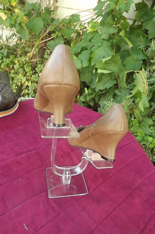 Heels - Pair of comfortable light brown wedge heel shoes by Franco Rossi  size  but in fine condition was sold for  on 14 Mar at 12:46 by  trendyvintage191 in Oudtshoorn (ID:220887278)