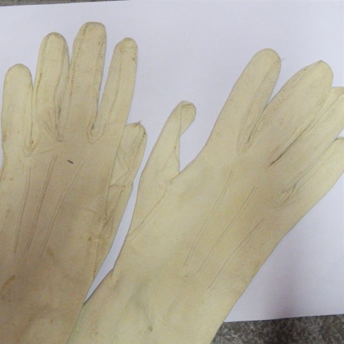 Unieke Antieke - Genuine leather beige gloves - Made in Spain - 47cm ...