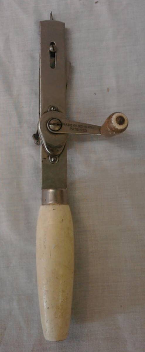 Other Antiques & Collectables OLD STYLE HANDHELD SEWING MACHINE MADE