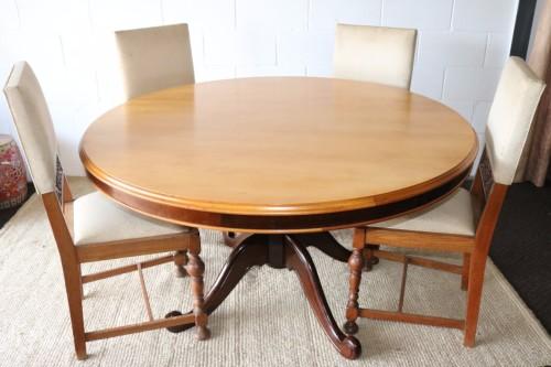 DINING ROOM TABLE OUR OTHER AWESOME ITEMS CAN BE VIEWED AT Bidorbuycoza Seller 2168112 Robsam17 DINING ROOM TABLE OUR OTHER AWESOME ITEMS CAN BE VIEWED AT Bidorbuycoza Seller 2168112 Robsam17