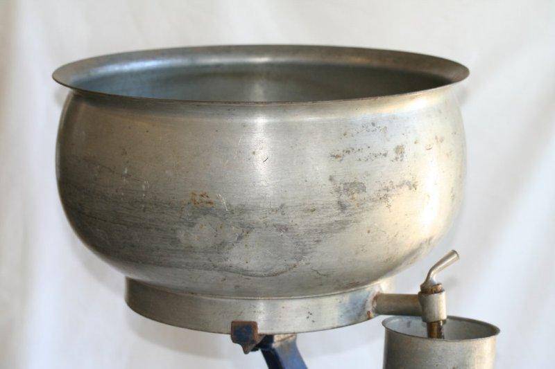 Other Antiques & Collectables ANTIQUE MILK SEPARATOR THAT STILL WORKS