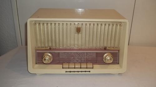 Other Antiques & Collectables - WOW WOW!! STUNNING VINTAGE 1957 PHILIPS  RADIO IN WORKING CONDITION - THIS IS A RARE FIND was sold for  on 15  Apr at 15:46 by Lifespace in Johannesburg (ID:94548551)