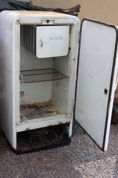 Other Antiques And Collectables An Awesome Vintage Coolerator Fridge