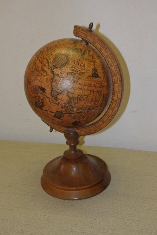 Globes A STUNNING VINTAGE ITALIAN MADE P.I. "OLDE WORLD GLOBE" EARTH