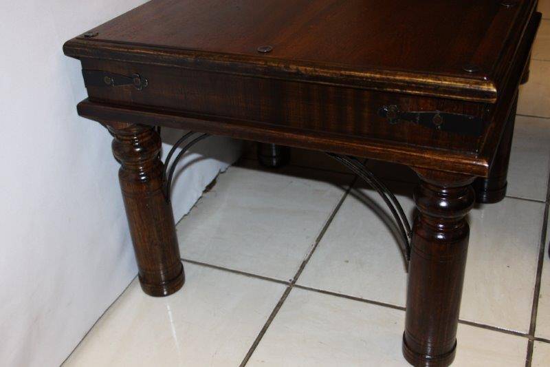 Tables THREE EXQUISITE HEAVY WEATHERLEY'S COFFEE TABLES WITH STUNNING