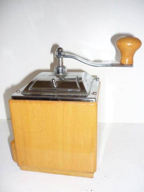 Appliances DE VE VINTAGE CHROME & WOOD DUTCH COFFEE GRINDER was sold