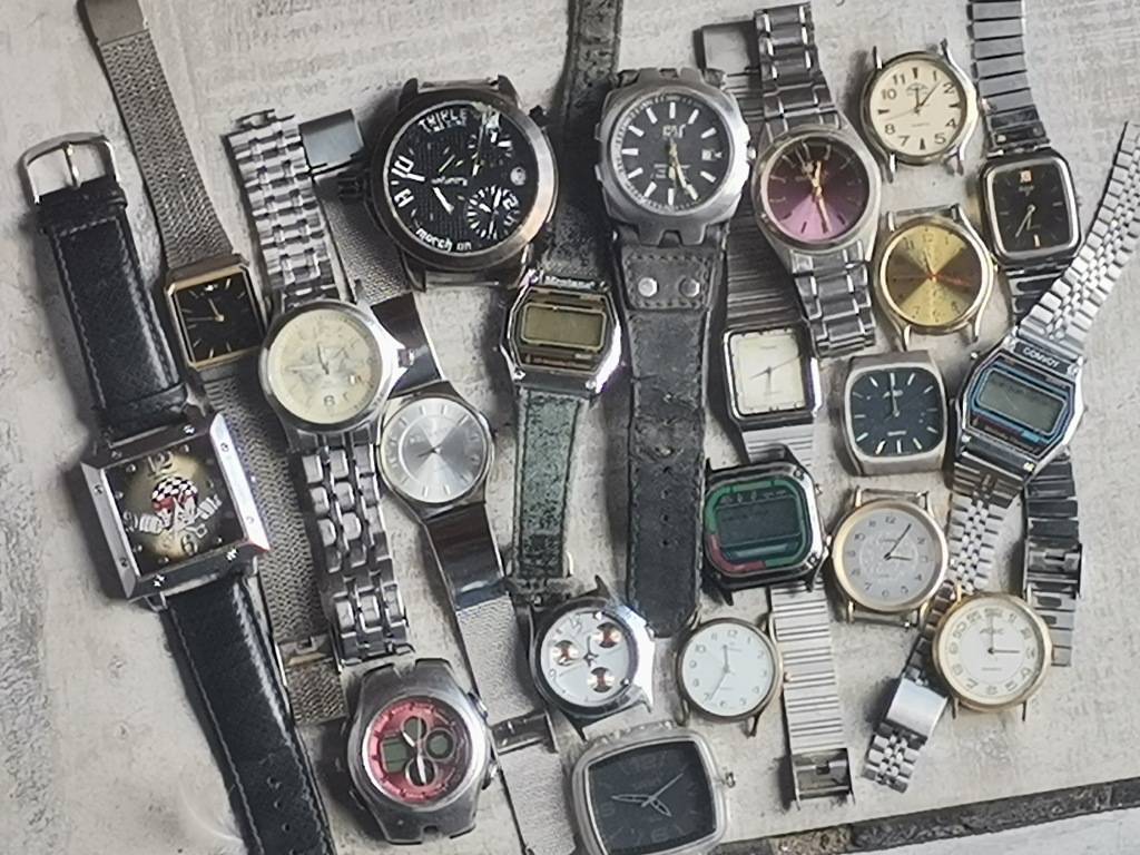 Men's Watches BULK LOT OF MENS WATCHES ALL UNTESTED for sale in