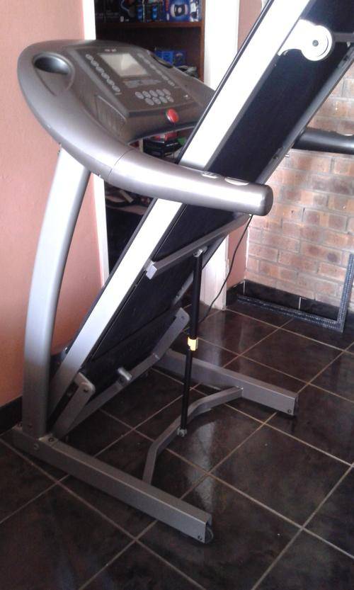 Elliptical Trainers Maxed treadmill MXE256010 MONTHS OLDBARELY USED