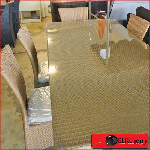 Poly Rattan Light Brown 6 Seater Dining Suite includes: - 6 chairs with cushions - dining table with glass top