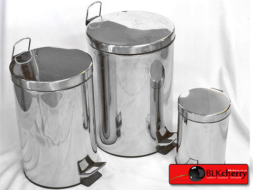 3 Litre, 12 Litre, 20 Litre & 30 Litre stainless steel bins. once BOB payment can collect in jhb/kzn 3 litre R40 12 litre R70 20 litre R95 30 litre R120