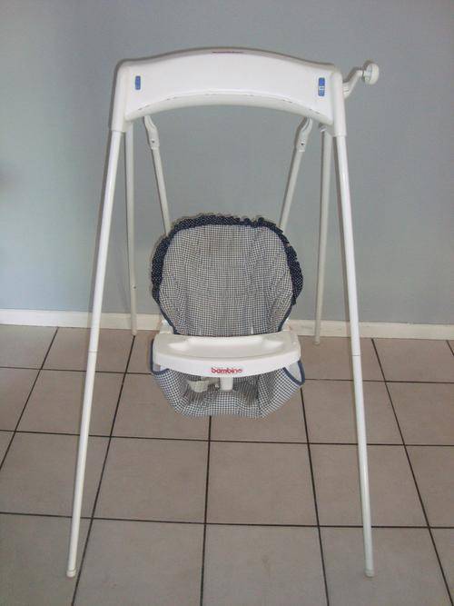 Swings Bambino Windup Swing for baby / toddler was sold for R300.00