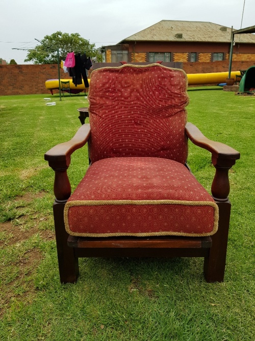 Vintage Morris reclining chair in very good condition. Pick up in Springs Gauteng