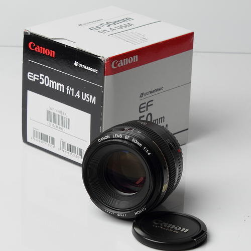 F1.4 Canon Lens