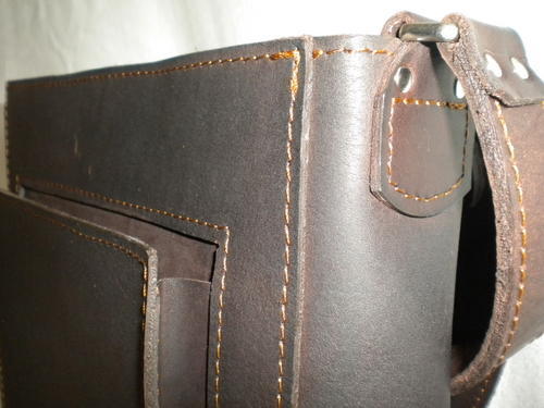 leather messenger medium