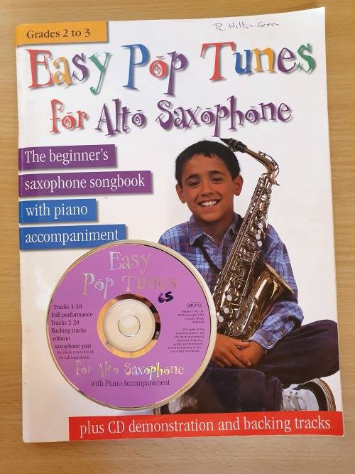 Music Easy Pop Tunes for Alto Saxophone Grades 2 to 3 (The beginner