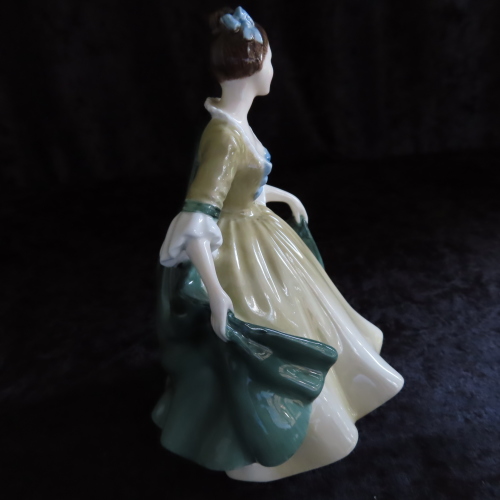 Elegance HN2264 - Royal Doulton Figurine