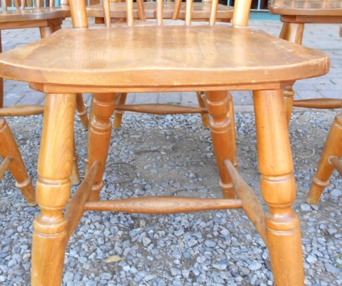 Vintage Set of 6 Solid Oak Spindle Back Dining Chairs