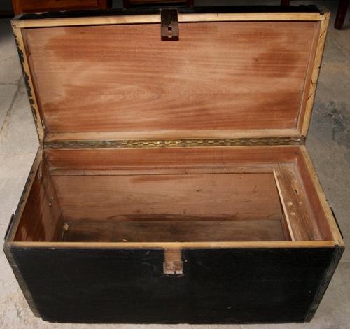 Black Stained Carpenters Chest w/Solid Rung Handles
