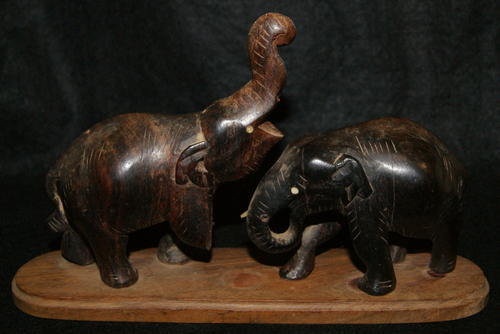 Wooden Carving Of 2 Elephants Facing Each Other...Beautifully Crafted