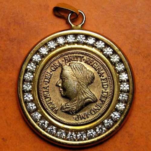 Medallions Queen Victoria Diamante Rolled Gold Pendant was sold