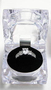 http://images.bidorbuy.co.za/user_images/273/1122273_090924124440_RING_CRYSTAL_BOXES_1.JPG