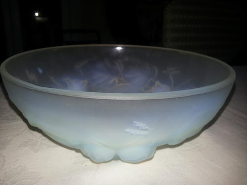 Etling glass bowl by Georges Beal opalescent glass