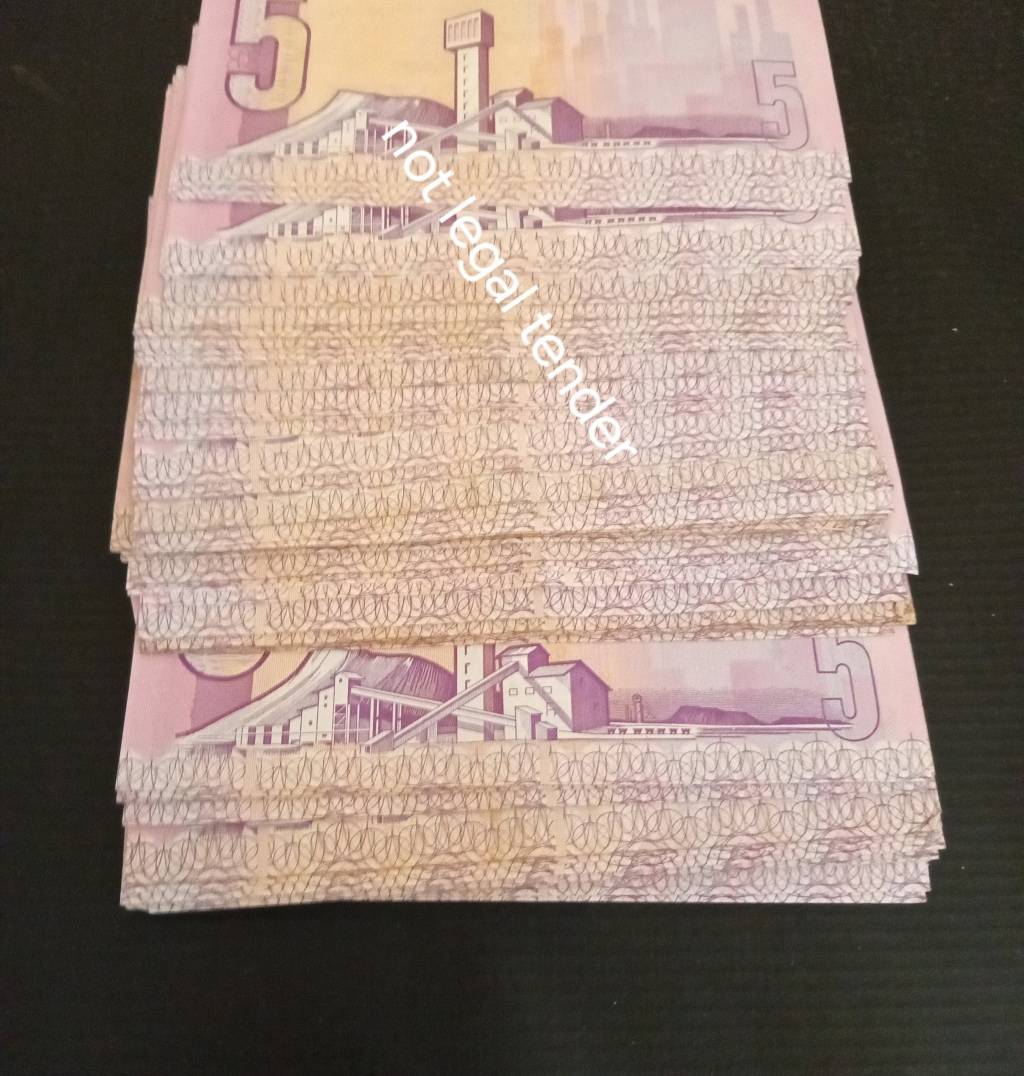 GPC de Kock 60 South African Five Rand Banknotes VFEF was sold for R715.00 on 5 May at 2001