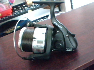 Closed bow fishing reel spincast reels with trigger spinning reel