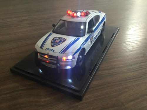 1 18 police cars with working lights