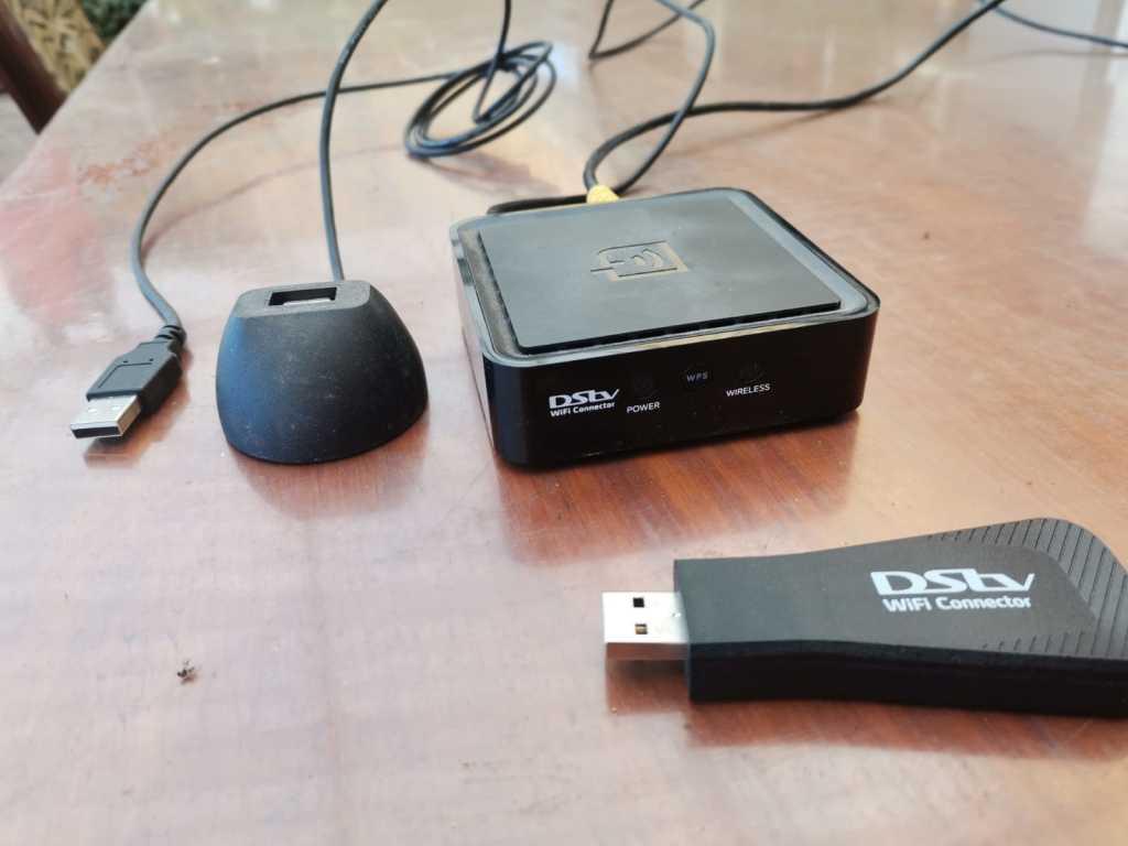 DSTV Decoders - DSTV Wifi Connector for sale in Hendrina (ID:621136633)