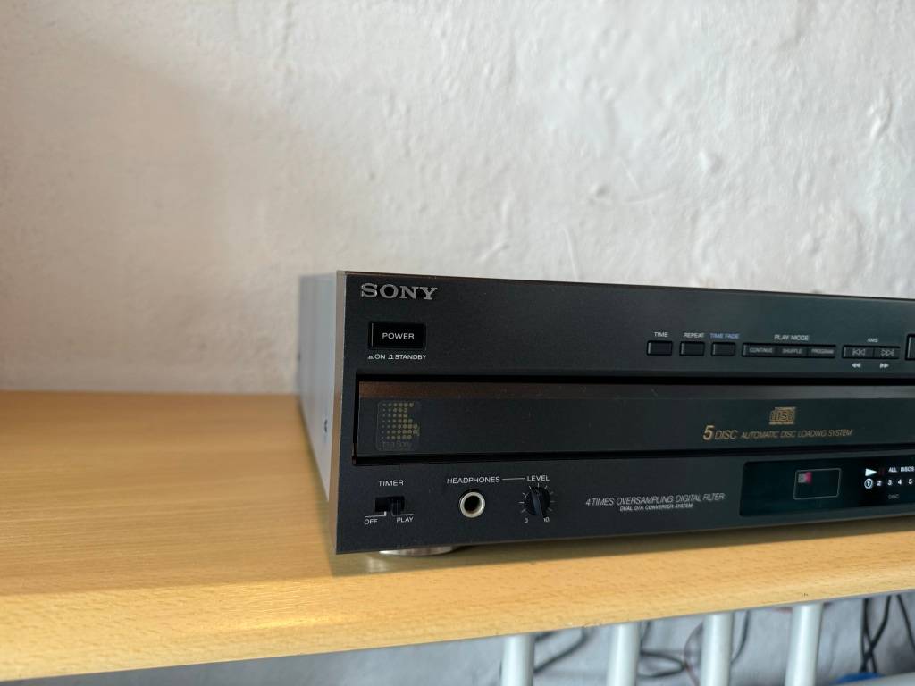 CD & Cassette Players SONY CD SHUTTLE PLAYER !!! BARGAIN !!!! was