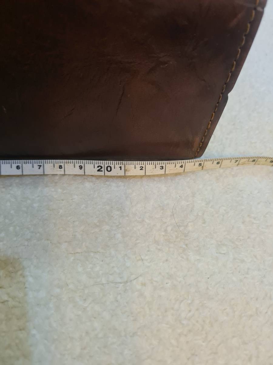 Handbags & Bags VINTAGE GENUINE LEATHER HANDBAG was sold for R61.00