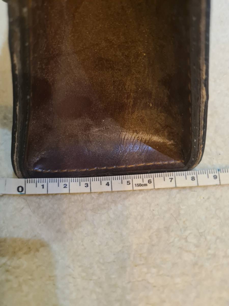 Handbags & Bags VINTAGE GENUINE LEATHER HANDBAG was sold for R61.00