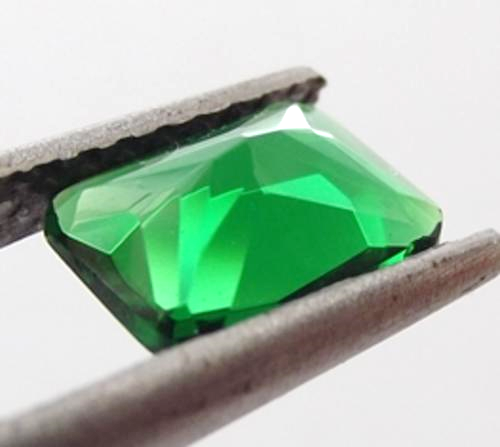 http://images.bidorbuy.co.za/user_images/353/1074353/1074353_130819134414_8x6mm_Synthetic_Emerald_by_Dazzling_Jewellers_2.JPG