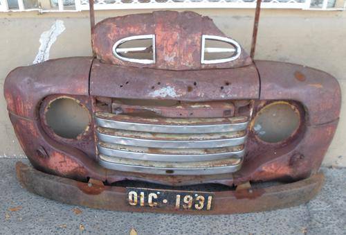 Road - VINTAGE CAR FRONT END ( GREAT FOR WALL DECOR) was listed for R4