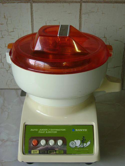 Appliances VINTAGE "SANYO" AUTO JUICER/EXTRACTOR PULP EJECTOR MADE