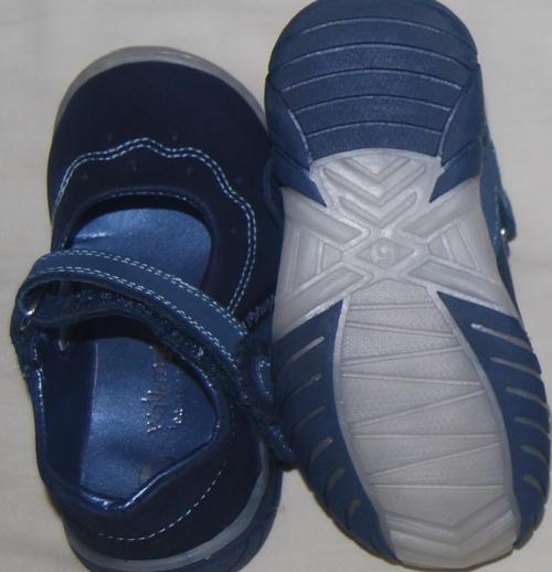 Shoes - Wollies walkmate toddler shoes, size 5. was sold for R65.00 on ...