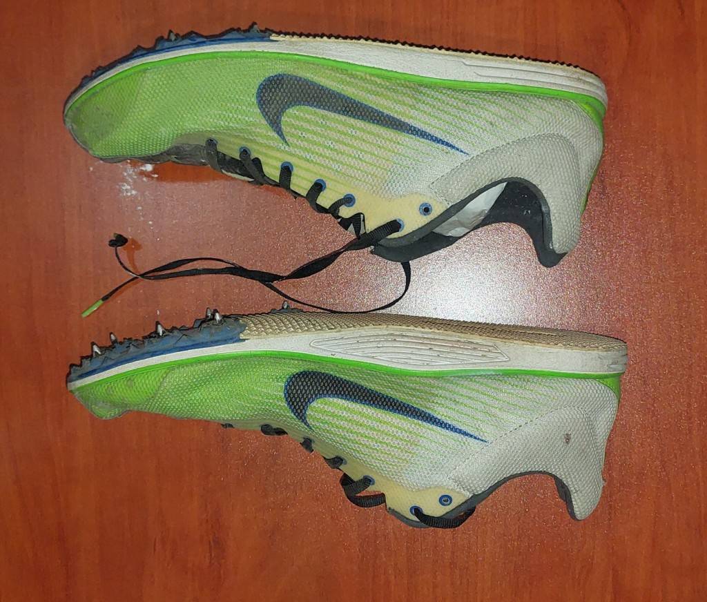 mens running spikes size 10