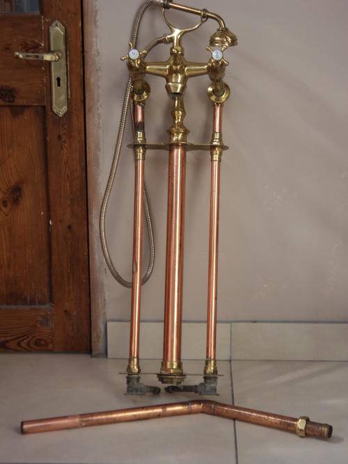 Accessories FREE STANDING BATH MIXER TAPS WITH SHOWER HEAD & OUTLET